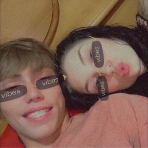 Meet your Posher, Adrianne